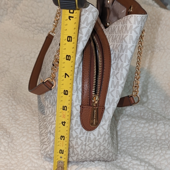 Michael Kors purse - Picture 5 of 12
